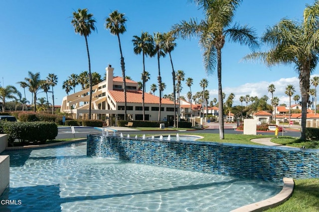 view of swimming pool