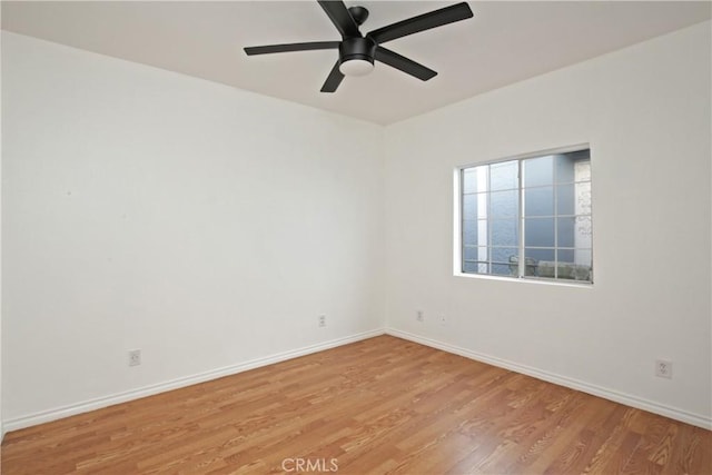 unfurnished room with light hardwood / wood-style floors and ceiling fan