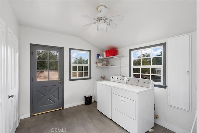 laundry room with ceiling fan and separate washer and dryer