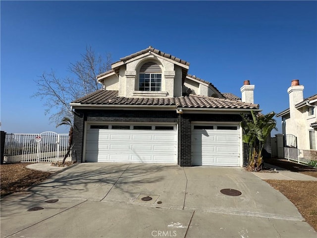 view of front facade featuring a garage