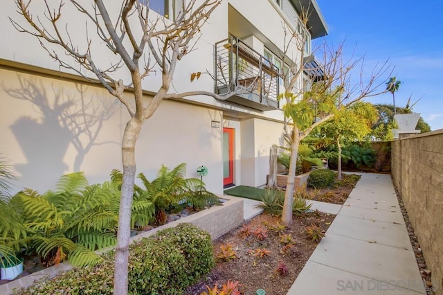 exterior space featuring a balcony