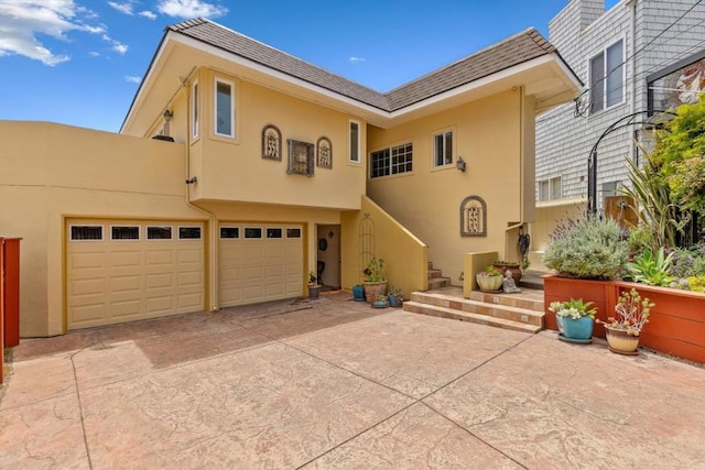 view of front facade with a garage