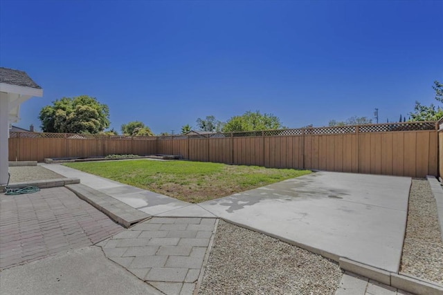 view of yard with a patio