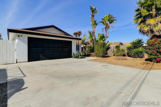 view of front facade featuring a garage