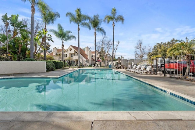 view of swimming pool