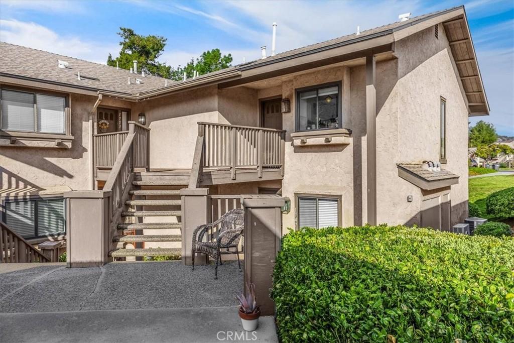 1749 Pala Lake Dr, Fallbrook, CA 92028 - view of property featuring stairs