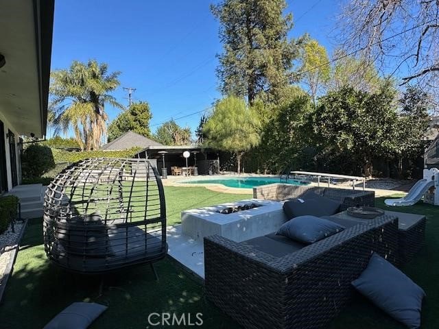 view of yard featuring a patio area