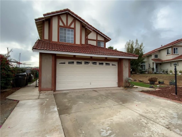 view of front facade featuring a garage