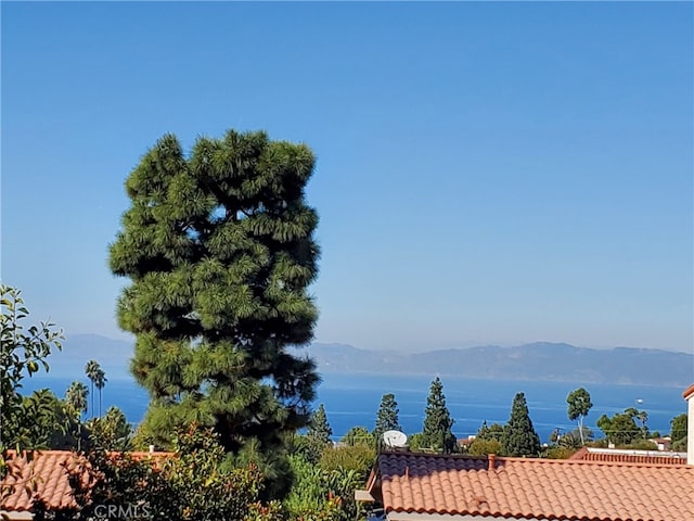 exterior space with a mountain view