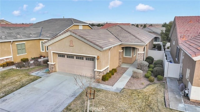 single story home with a front yard