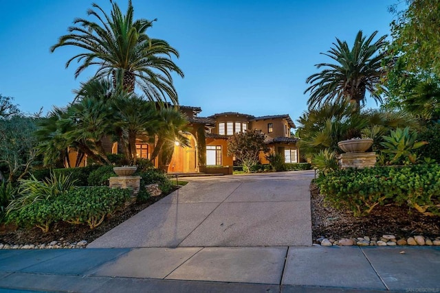 view of mediterranean / spanish-style house