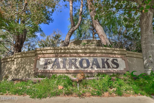 view of community / neighborhood sign