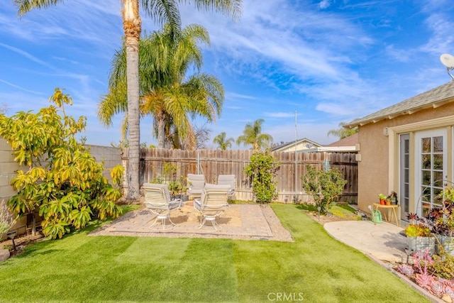 view of yard with a patio area