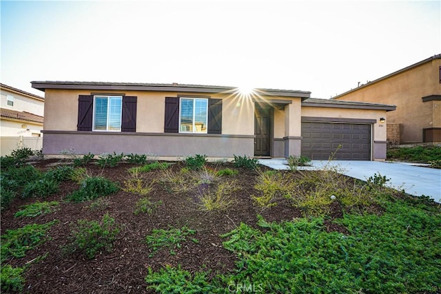 view of front facade featuring a garage