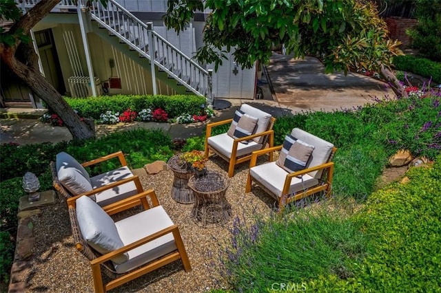 view of yard with a patio