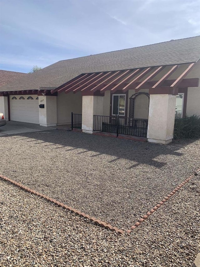 view of front of house featuring a garage