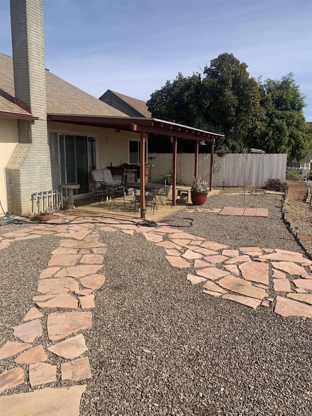 view of yard featuring a patio area