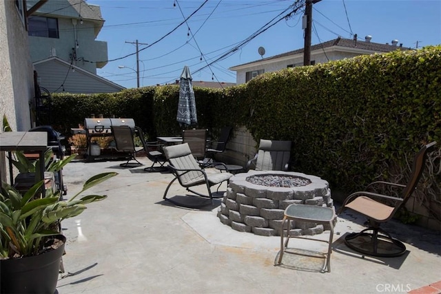 779 W 24th Unit 4, San Pedro, CA 90731 - fenced backyard with a fire pit and a patio area