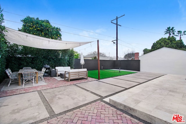 view of patio featuring an outdoor hangout area