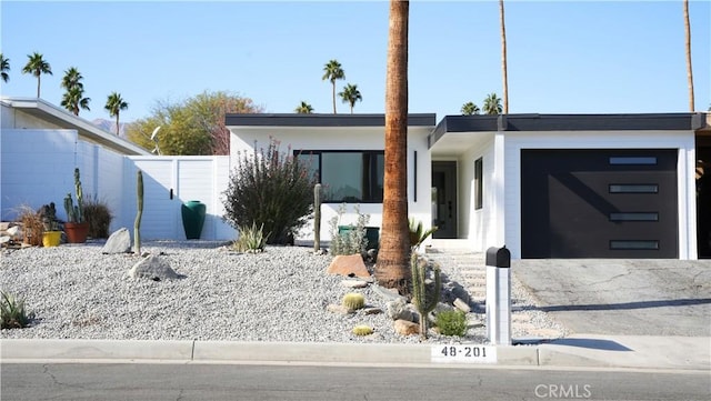 view of front facade with a garage