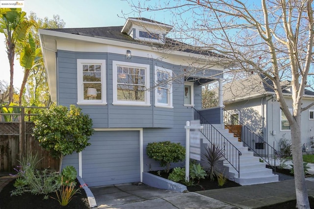 view of front facade featuring a garage