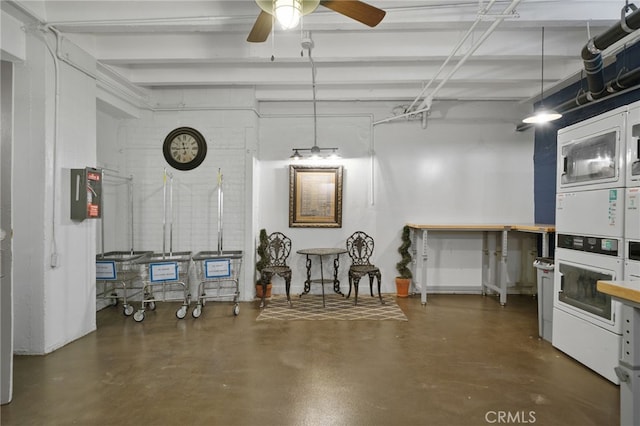 garage featuring ceiling fan