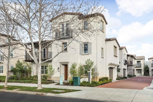 view of mediterranean / spanish-style home