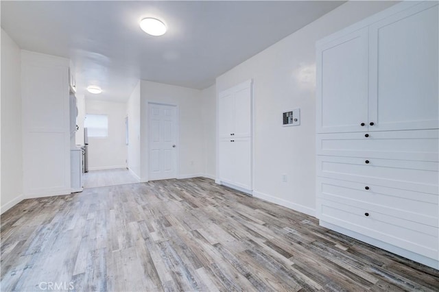 121/2 25th Pl, Venice, CA 90291 - unfurnished room featuring light wood-style flooring and baseboards