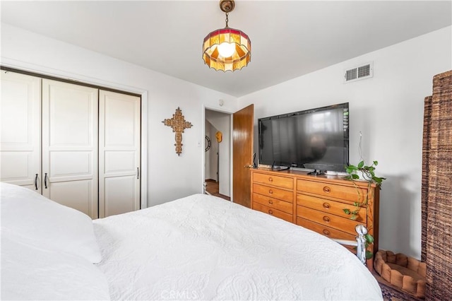 bedroom with a closet