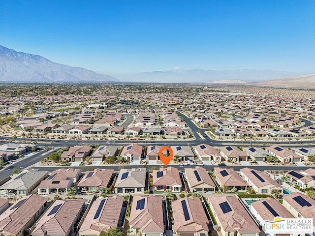 bird's eye view featuring a mountain view