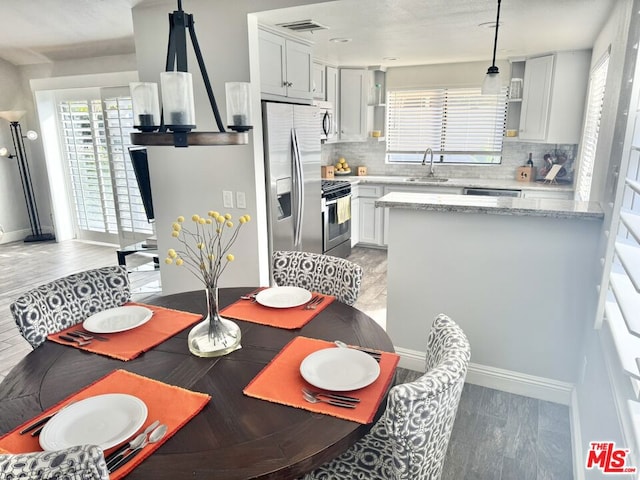 dining area with sink