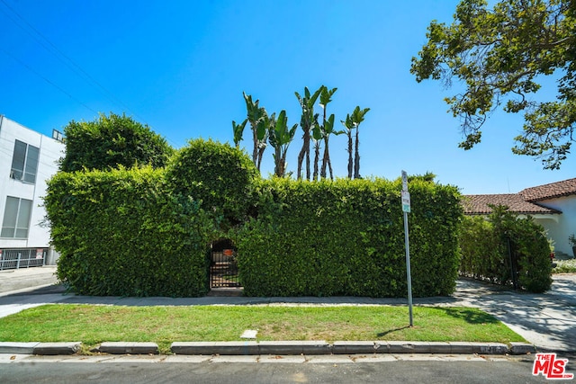 view of obstructed view of property