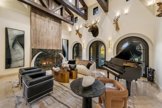 7795 Sendero Angelica, San Diego, CA 92127 - common area with high vaulted ceiling and beamed ceiling