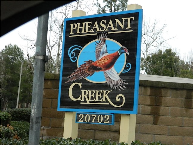 view of community / neighborhood sign