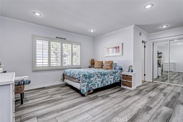 bedroom featuring crown molding, recessed lighting, and wood finished floors