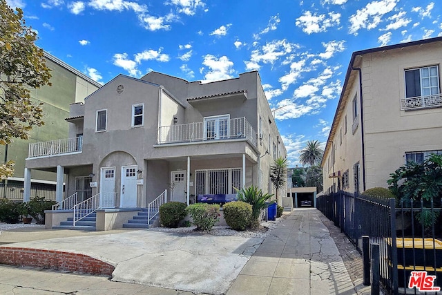 view of front of house