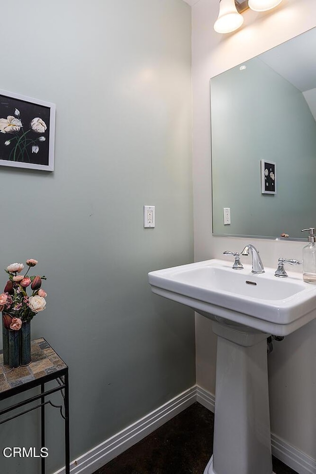 bathroom featuring sink