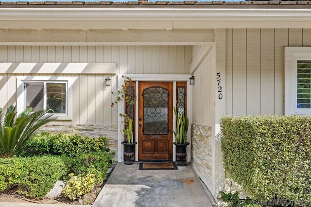 view of property entrance