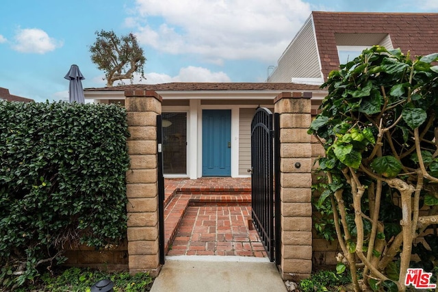 view of property entrance