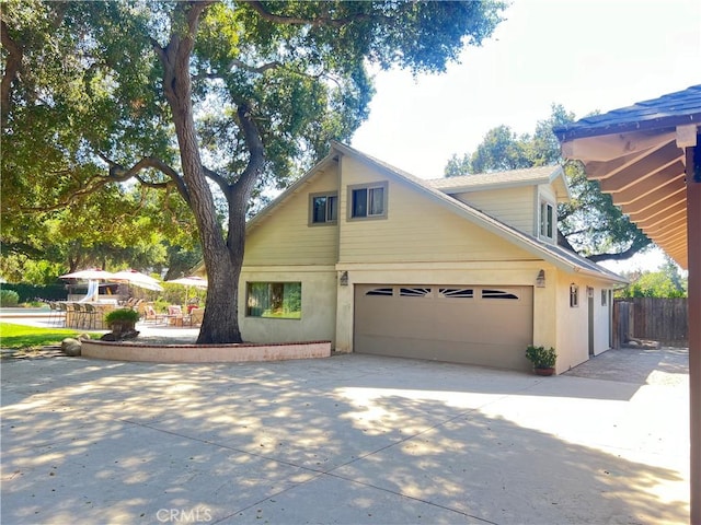 view of front facade with a garage