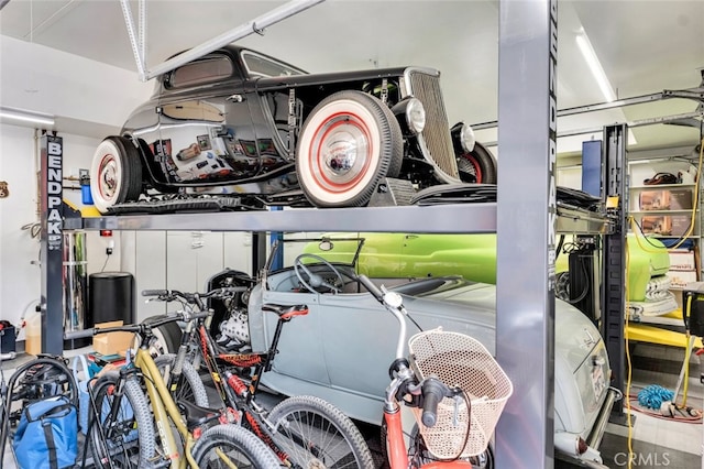 22544 N Summit Ridge Cir, Chatsworth, CA 91311 - view of garage