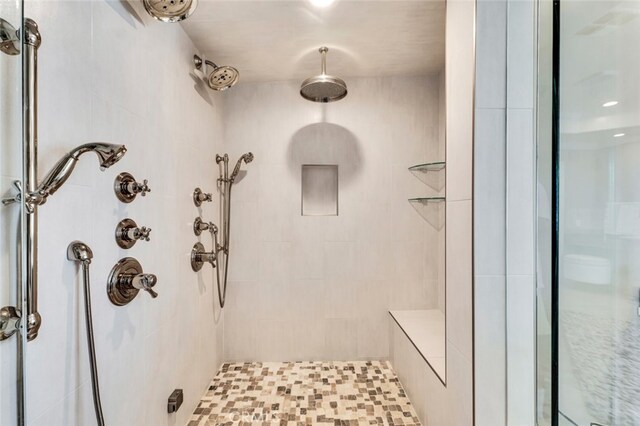 22544 N Summit Ridge Cir, Chatsworth, CA 91311 - bathroom featuring a stall shower