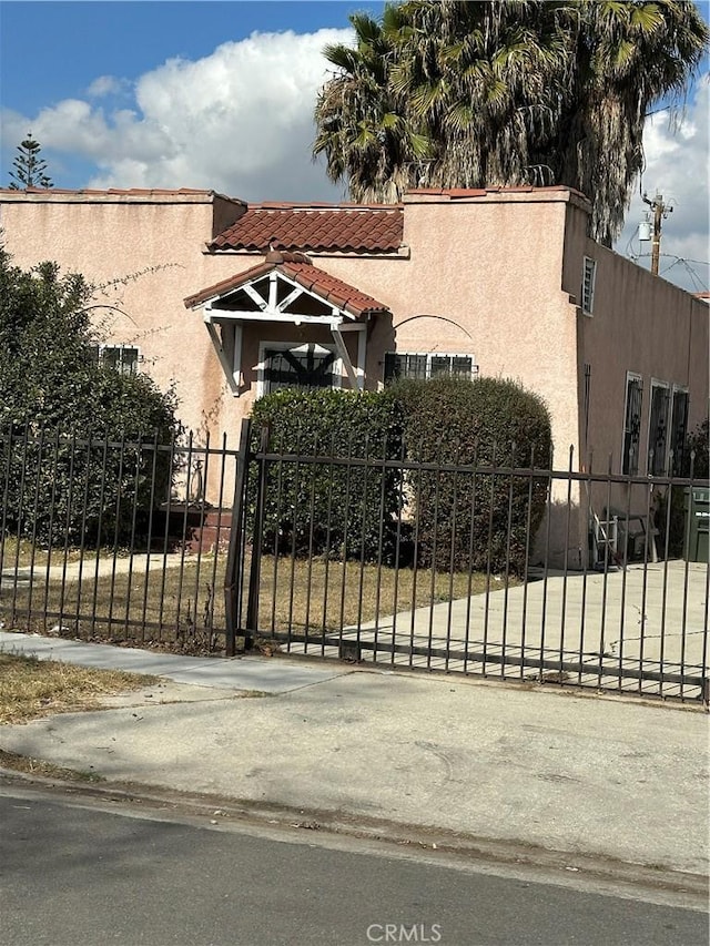 view of front of property