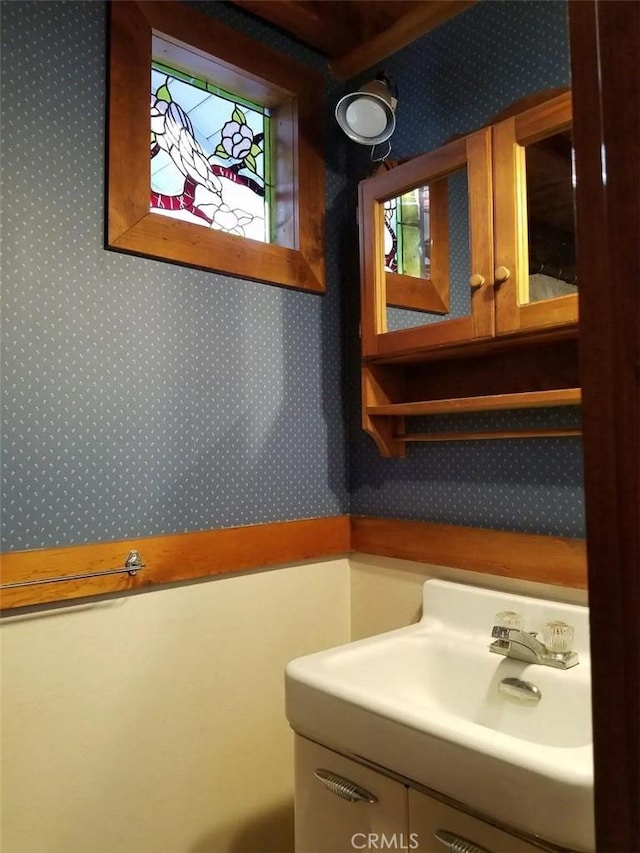 bathroom featuring sink