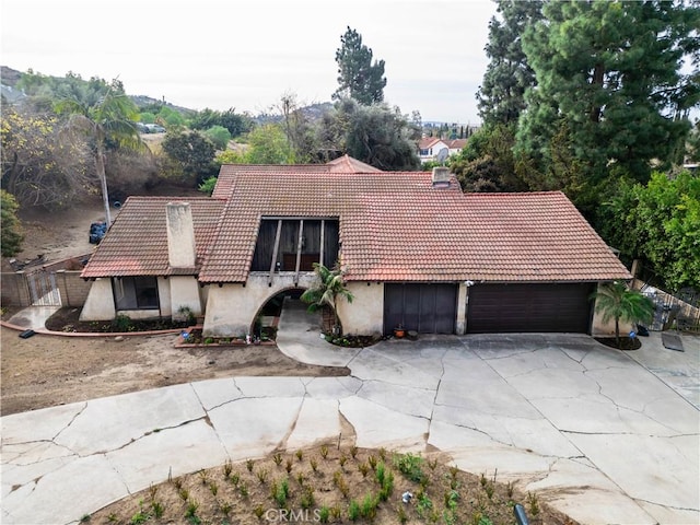 view of front facade with a garage