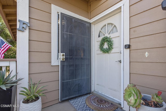 view of property entrance