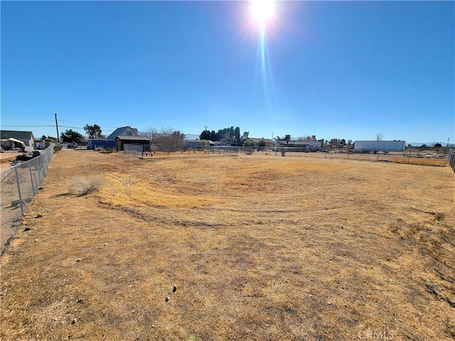 view of yard featuring a rural view