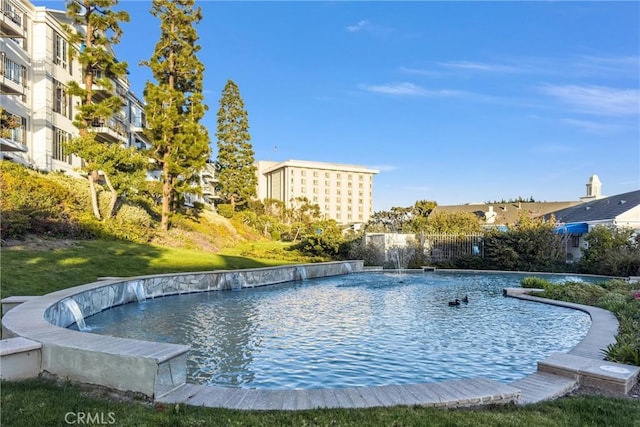 view of swimming pool