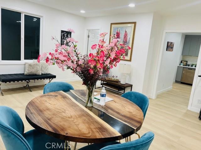 dining room with light hardwood / wood-style floors