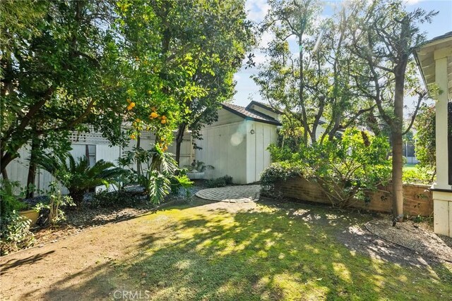14115 Greenleaf St, Sherman Oaks, CA 91423 - view of yard